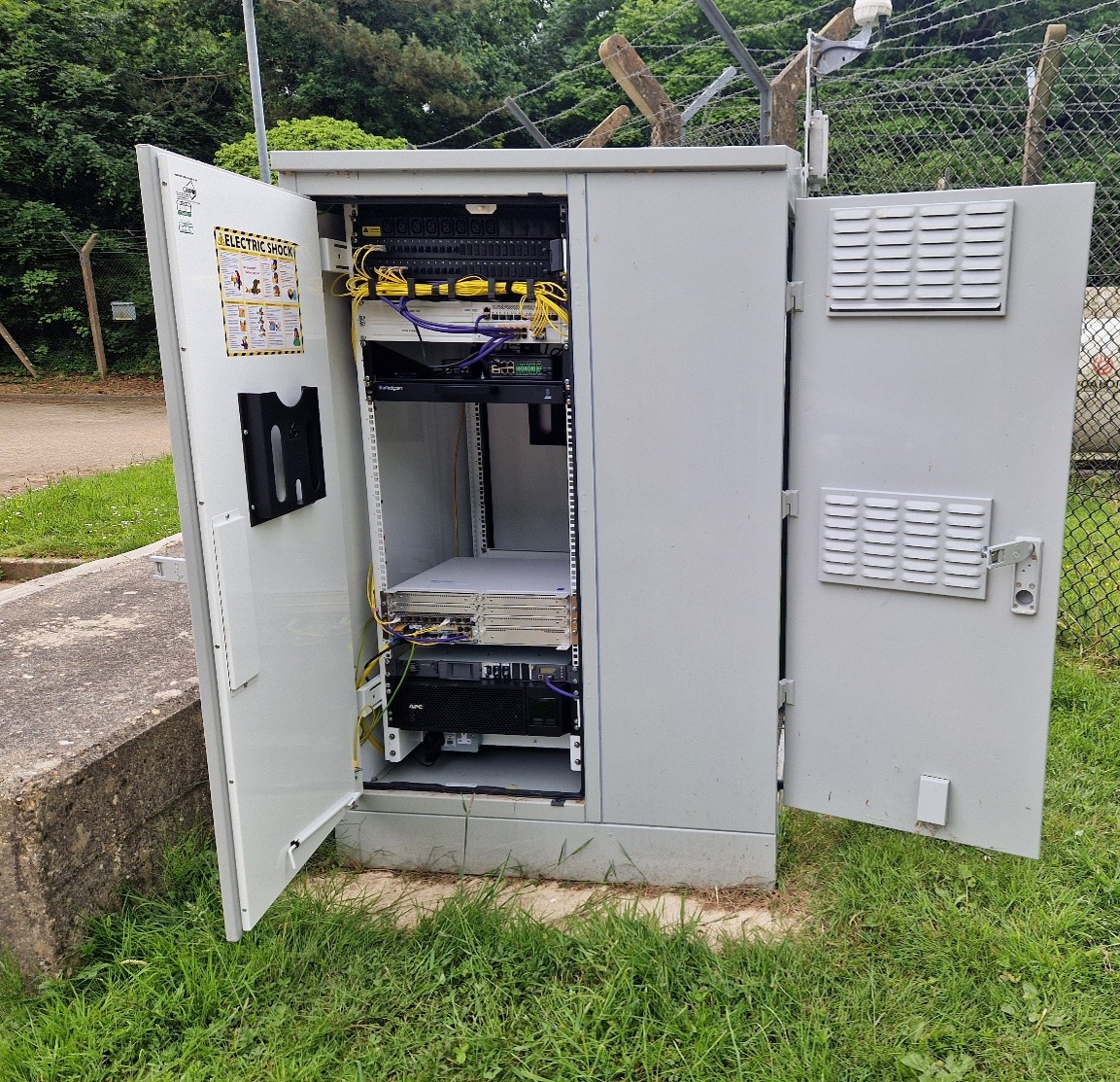 CyrusOne Grey outdoor cab